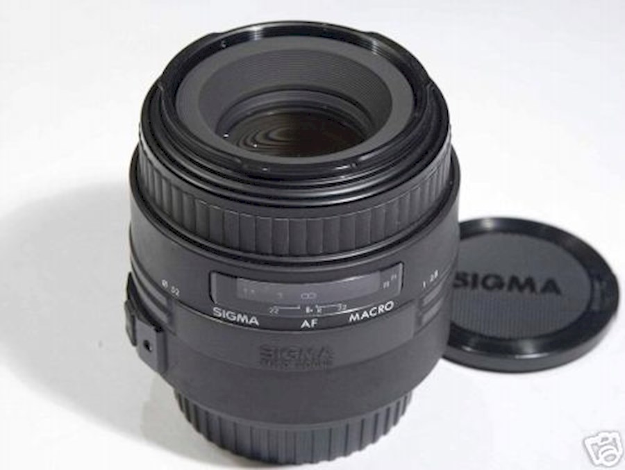 Rent a 2.8-90mm Macro lens van sigma in Den Haag from Ron de Cameraman