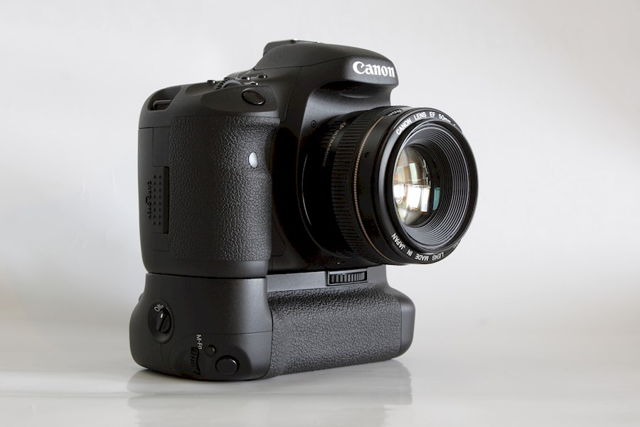 Huur Canon EOS 7D + BG-E7 van Bram