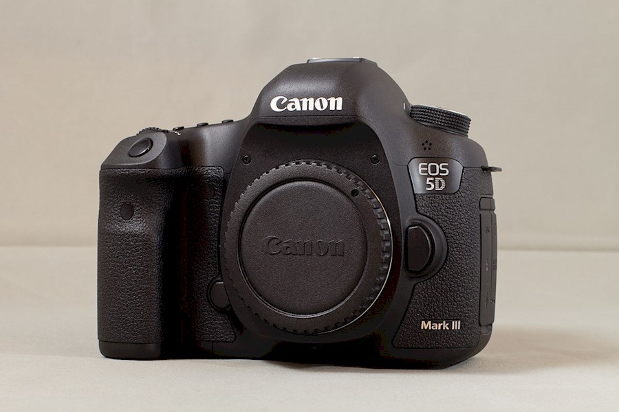 Huur Canon EOS 5D MARK III van V.O.F. CAMERA SERVICE LIMBURG