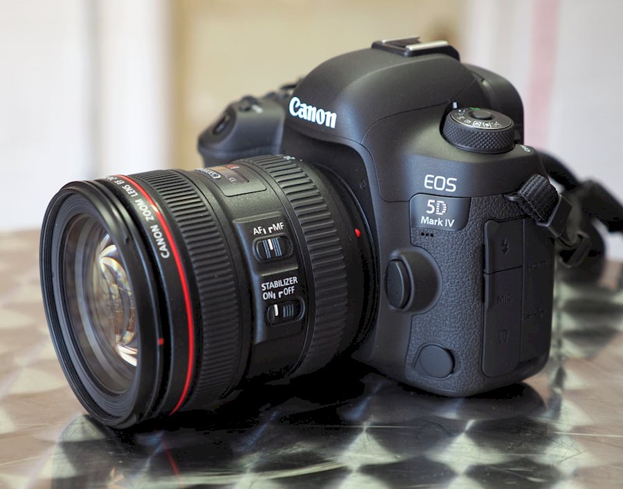 Rent a CANON EOS 5D MARK IV in Rotterdam from FEDMEDIA