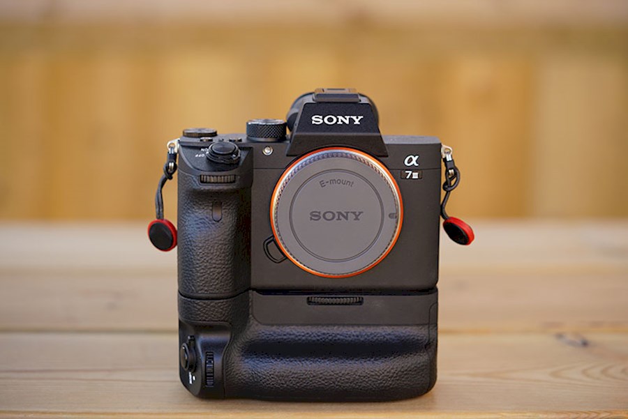 Rent Sony A7III Body incl. ... from Youri