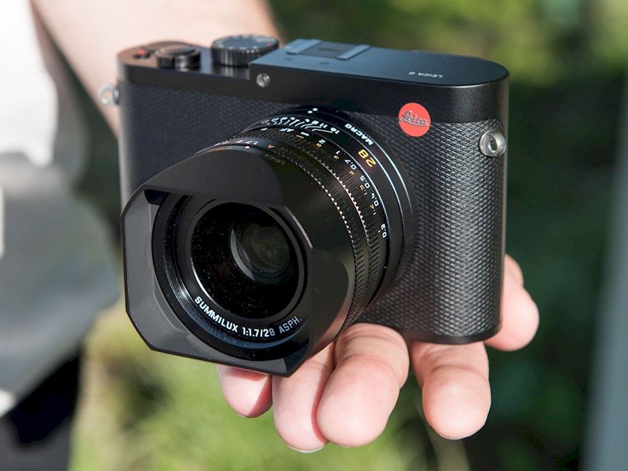 Huur Leica Q + SD flash car... van Alexander