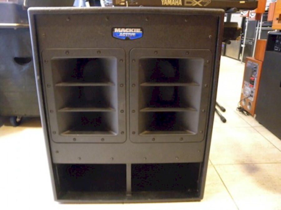 Rent Mackie SWA1801 subwoofer from Leon