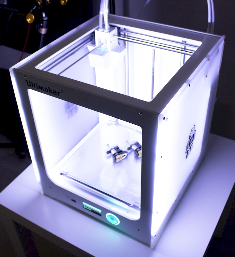 Rent Ultimaker 3 from David