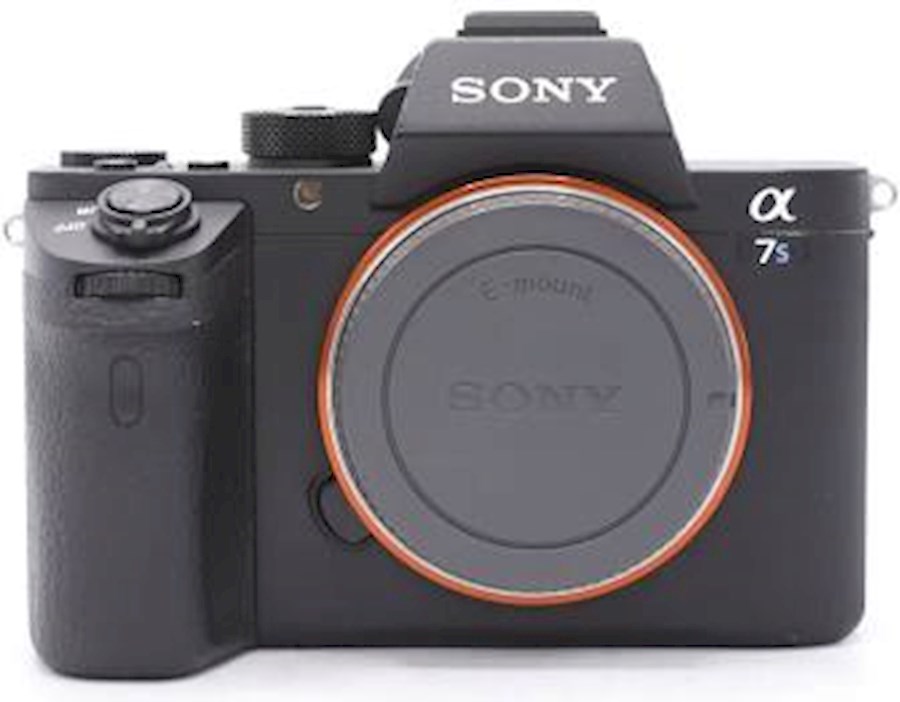 Rent Sony a7s II from Pien