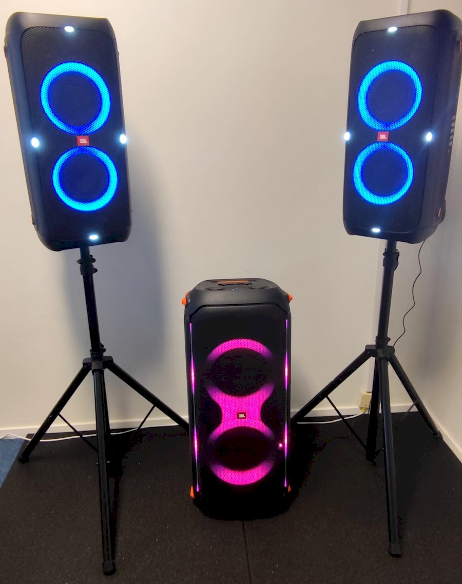 Rent 2x JBL Partybox 310 from Gino