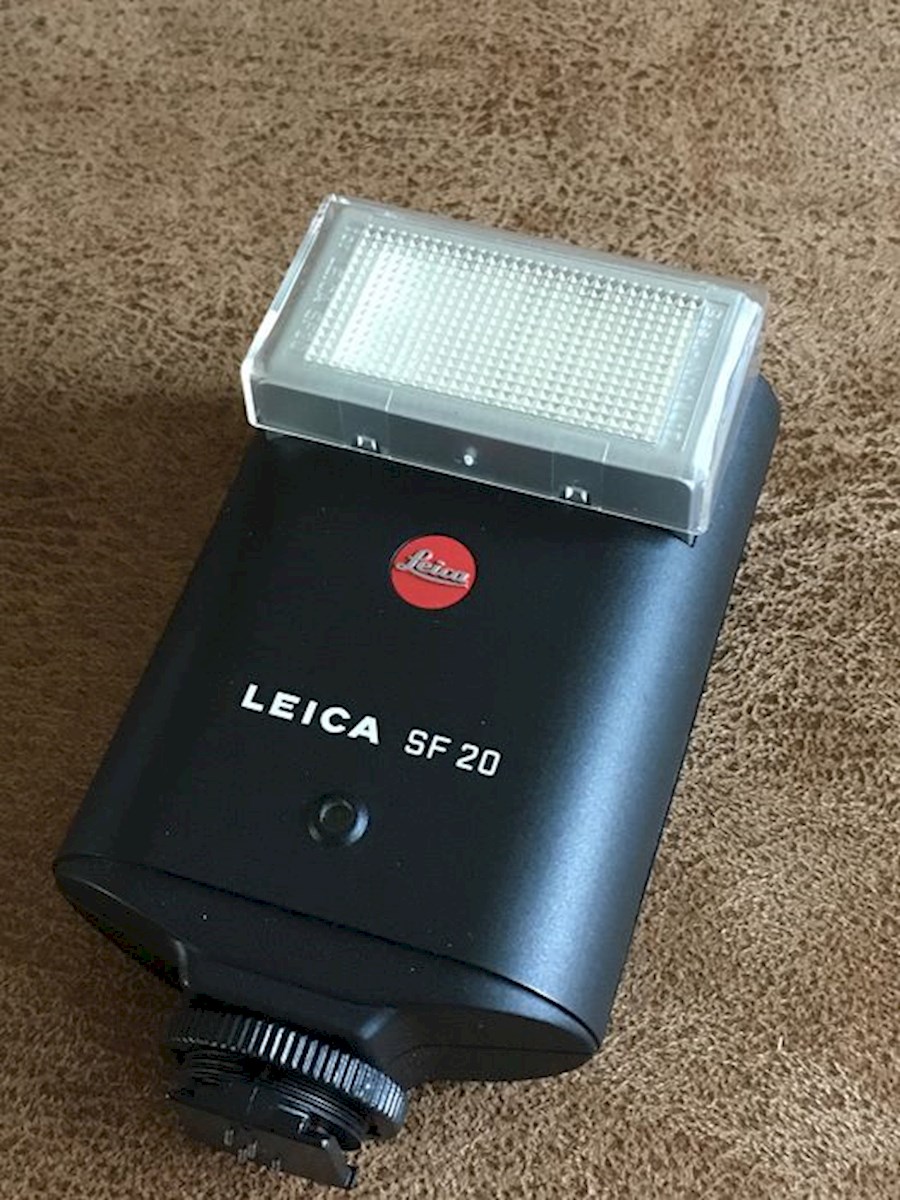 Huur Flash Leica SF 20 van Olessia