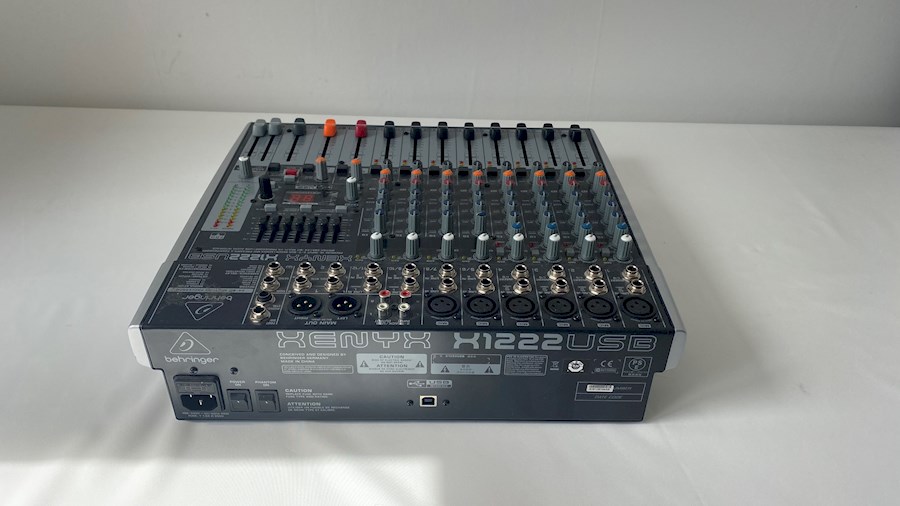 Rent Behringer XENYX X1222 USB from Thibault