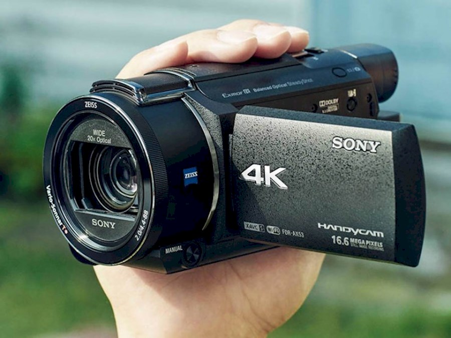 Louez un(e) Sony FDR-AX33, à partir de 17,50 € chez Koen à Leende