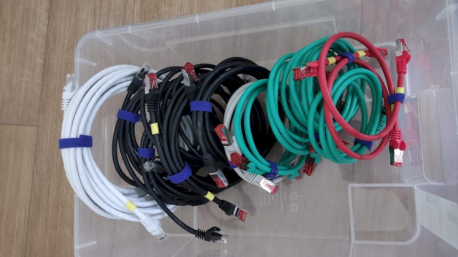Huur Ethernet kabel set van Kobe
