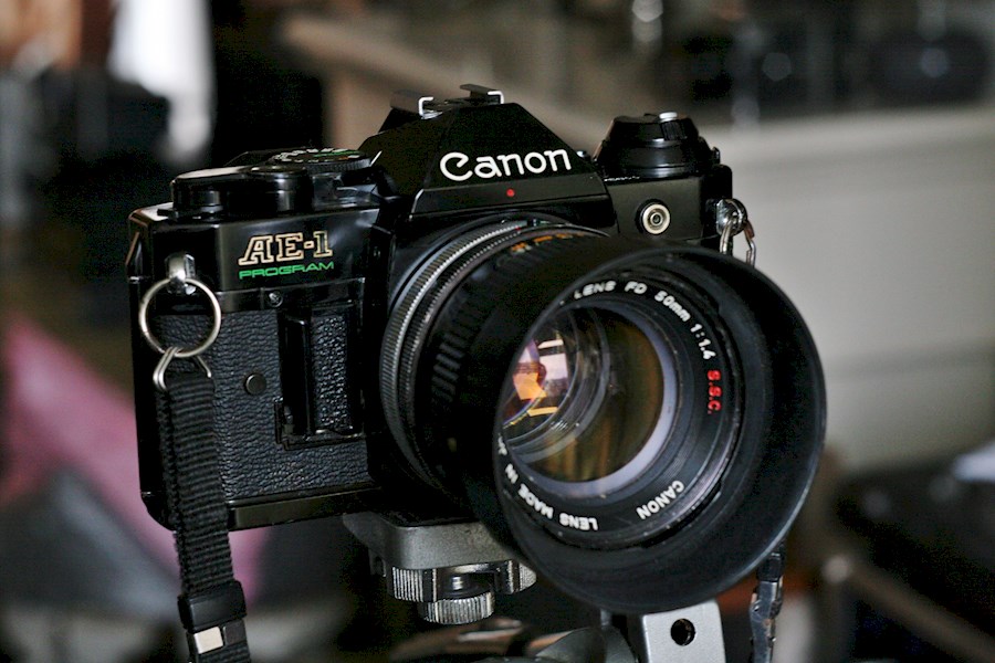 Huur Canon ae1 program (black) van Afra