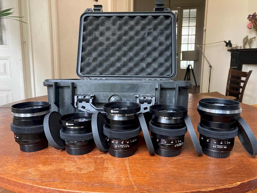 Rent Zeiss Classic EF Lens set from Simon