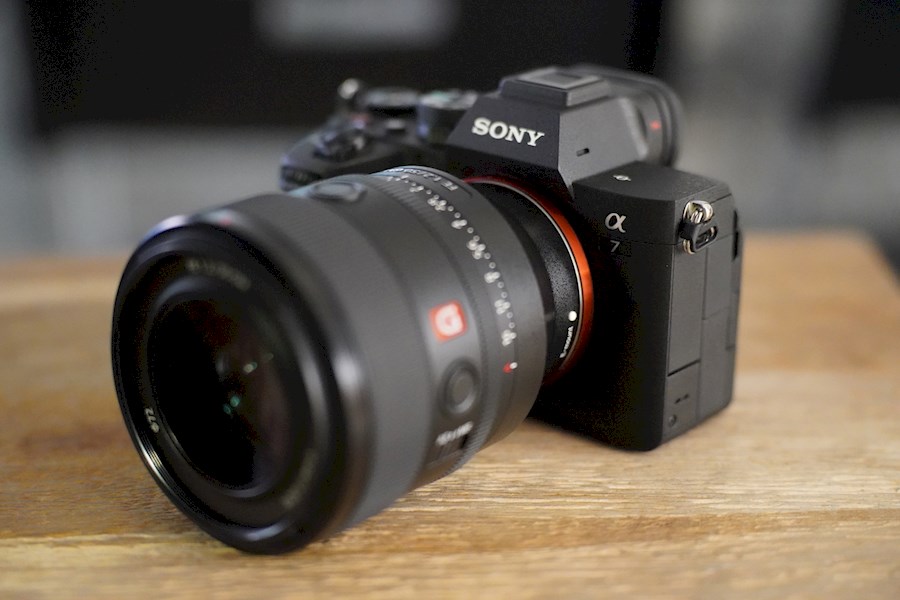 Rent Sony A7iv from Youcef