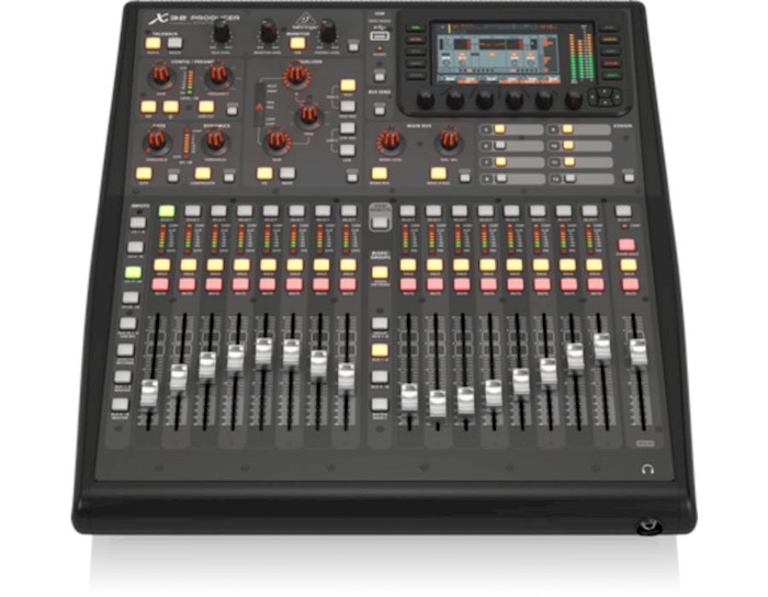Rent Behringer X32 producer from Jurriaan