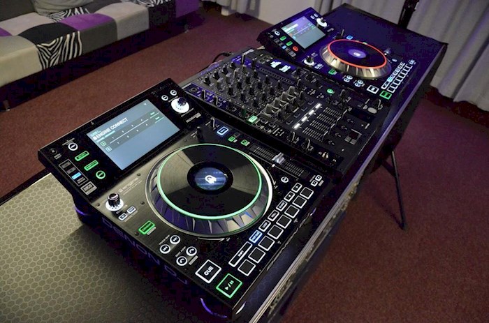 Miete DJ Set 1x Denon DJ X18... von Manu