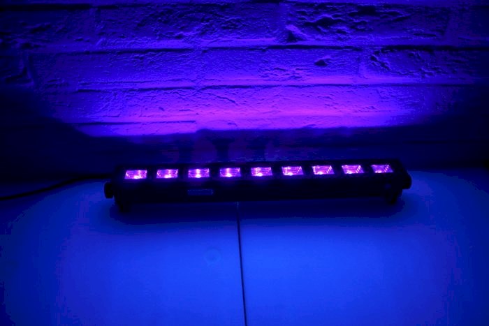 Huur Ayra UV LED Brick blac... van GEVERS LICHT&GELUID