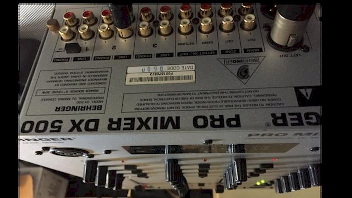 Huur Behringer DJ Mixer DX 500 van Kai