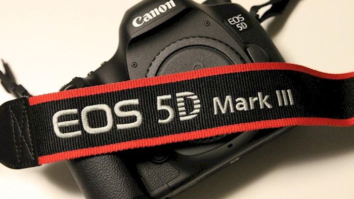 Huur Canon 5D Mark 3 van Emi