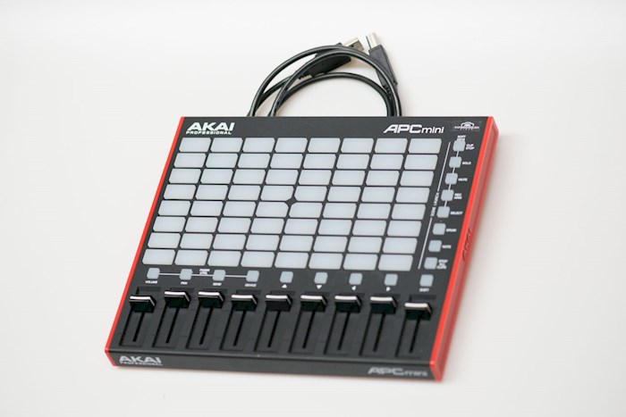 Rent MIDI Controller mit Fader from Robert