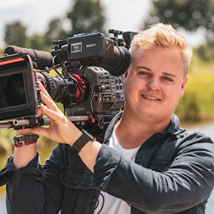 Rent a PXW-FS5 + VELE EXTRA'S from Menno